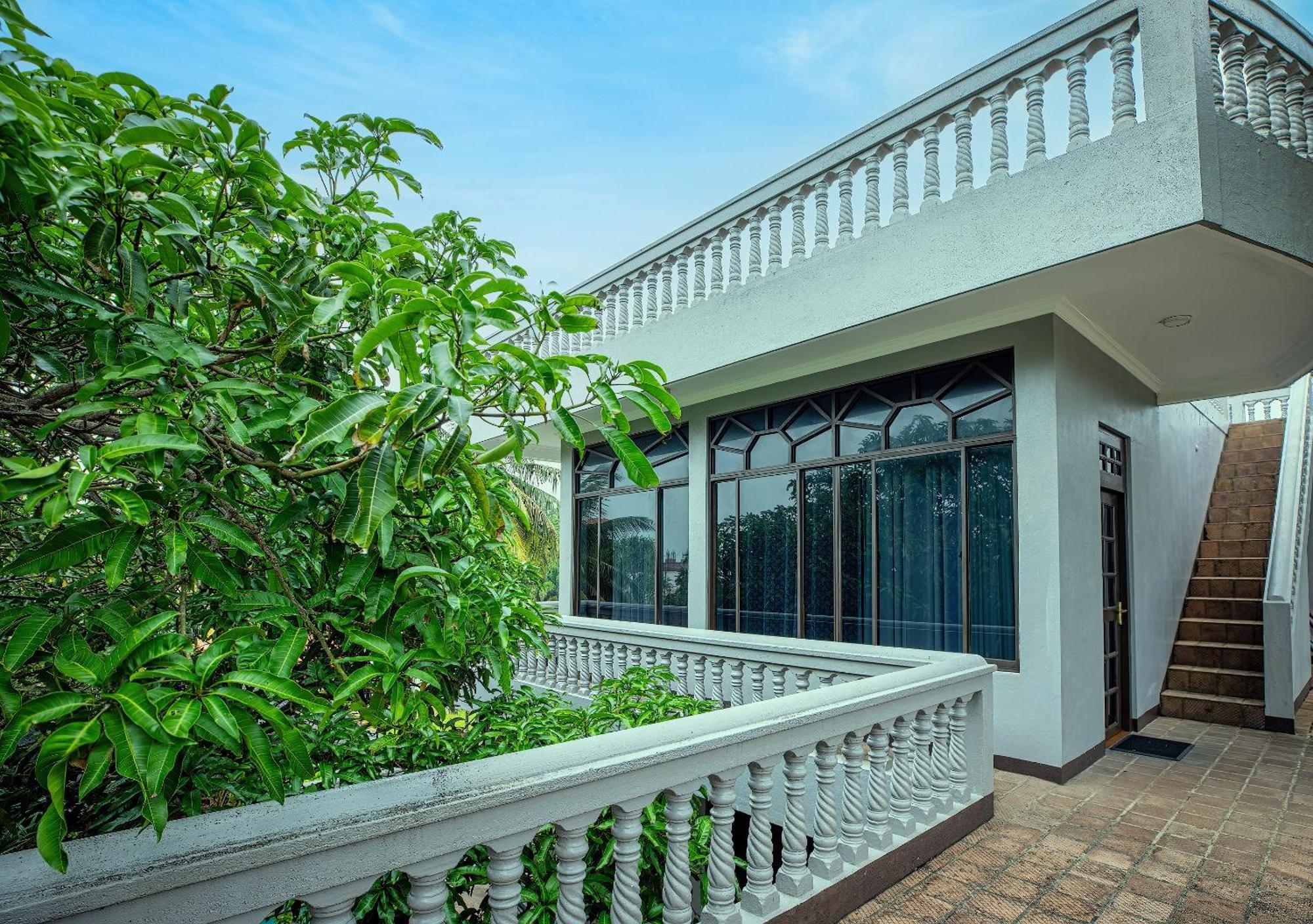 Sagarika Beach Hotel Moragalla Exterior foto