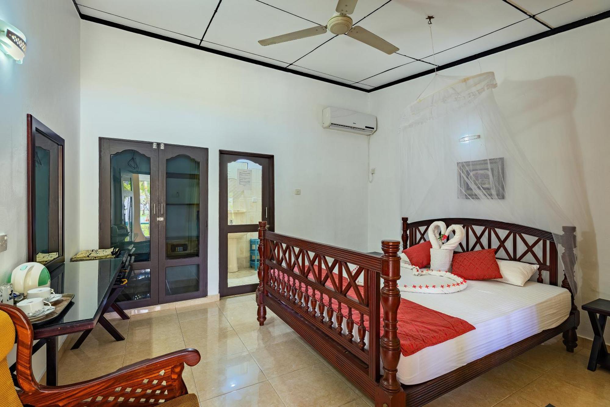 Sagarika Beach Hotel Moragalla Exterior foto