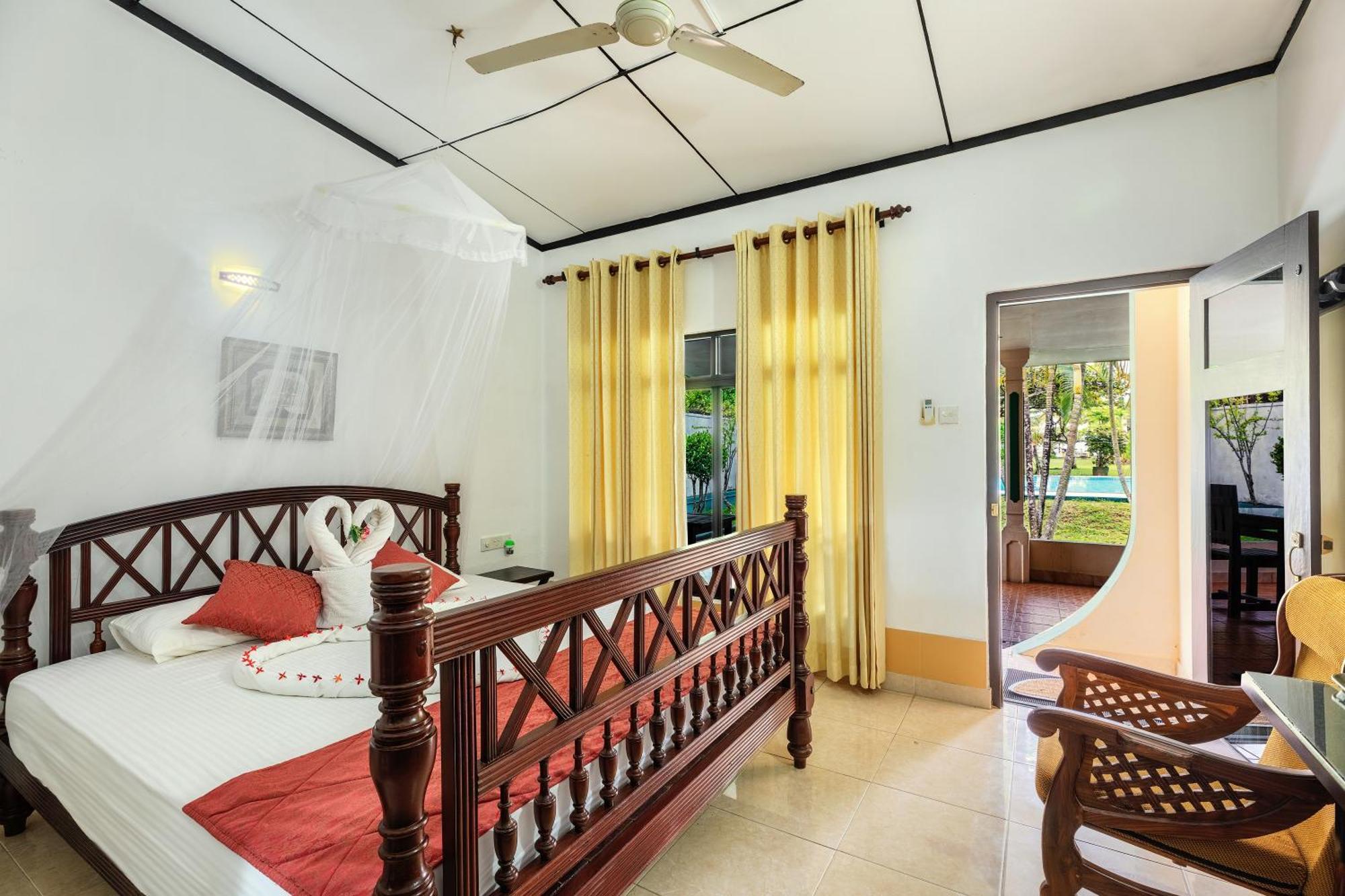Sagarika Beach Hotel Moragalla Exterior foto