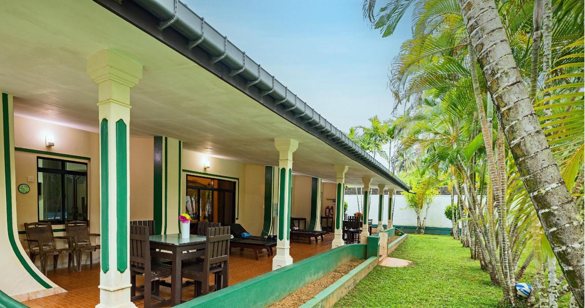 Sagarika Beach Hotel Moragalla Exterior foto